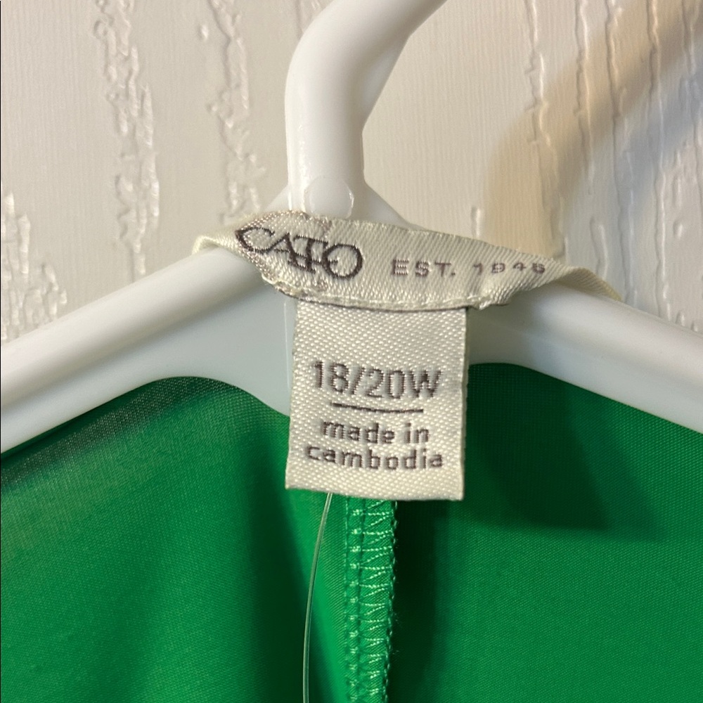 Cato Vibrant Green Blouse with Puff Sleeves - Picture 3 of 4